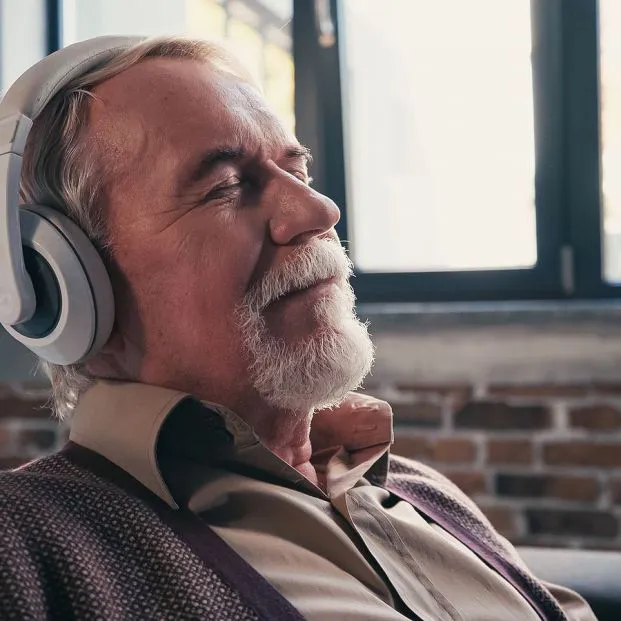 que-beneficios-aporta-escuchar-musica-clasica_1_621x621