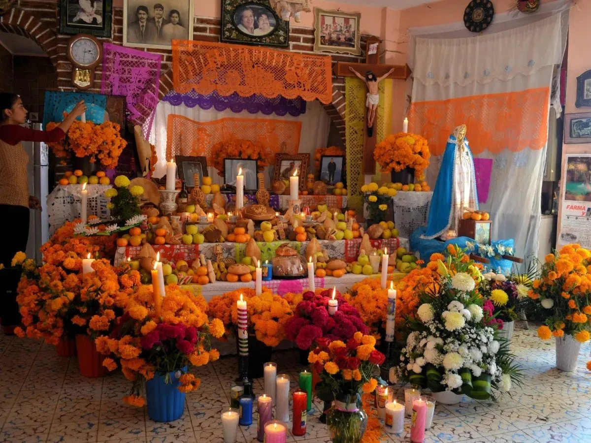 altar-de-muertos-familiar-mexico
