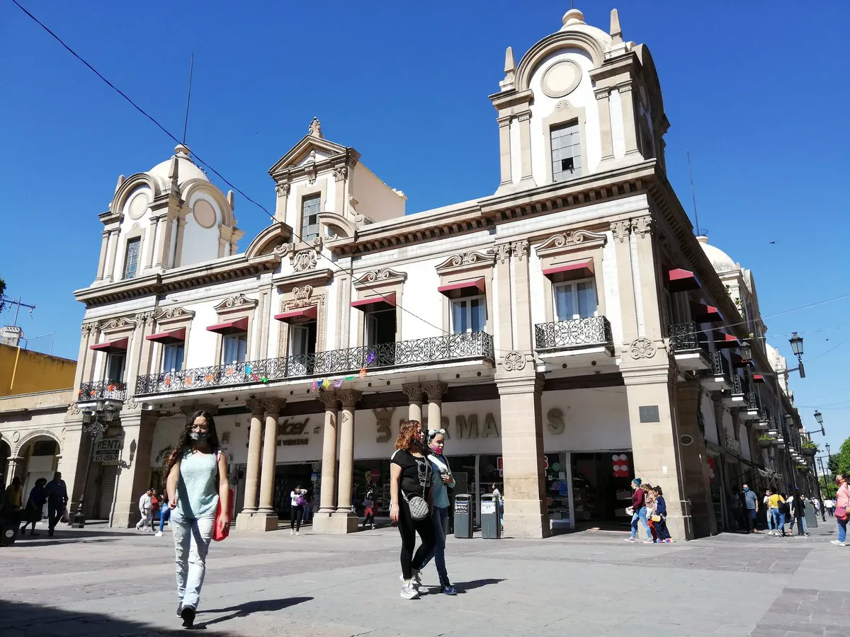 luis-long-relojero-identidad-arquitectonica